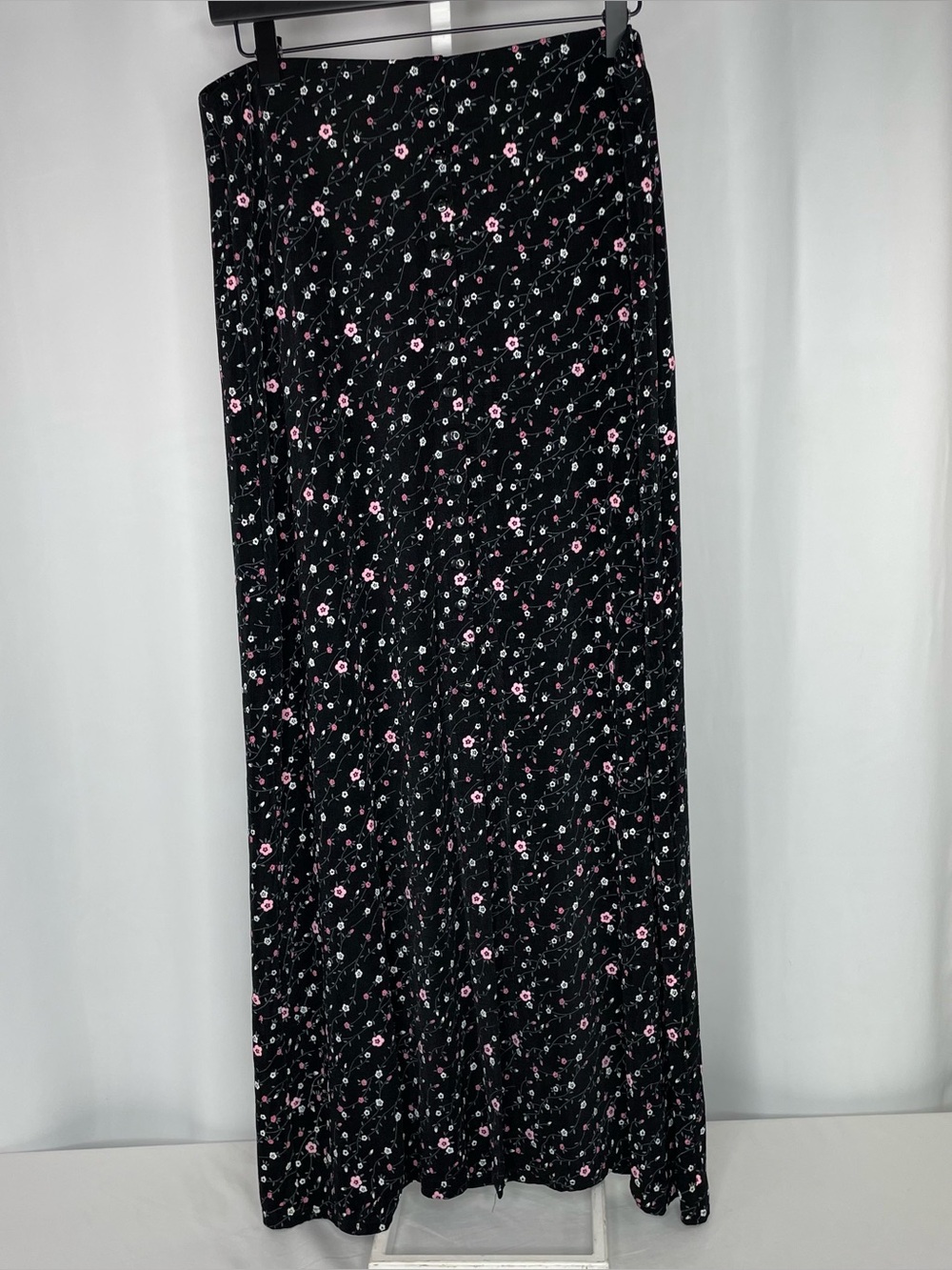 Dressbarn Black Ditsy Floral Button Front Maxi Skirt Y2K Romantic Grunge L